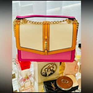 She’s so Exsulsive Bag 💖🧡